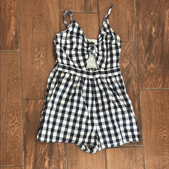 American Eagle size S black and white check fall romper - Picture 1 of 2